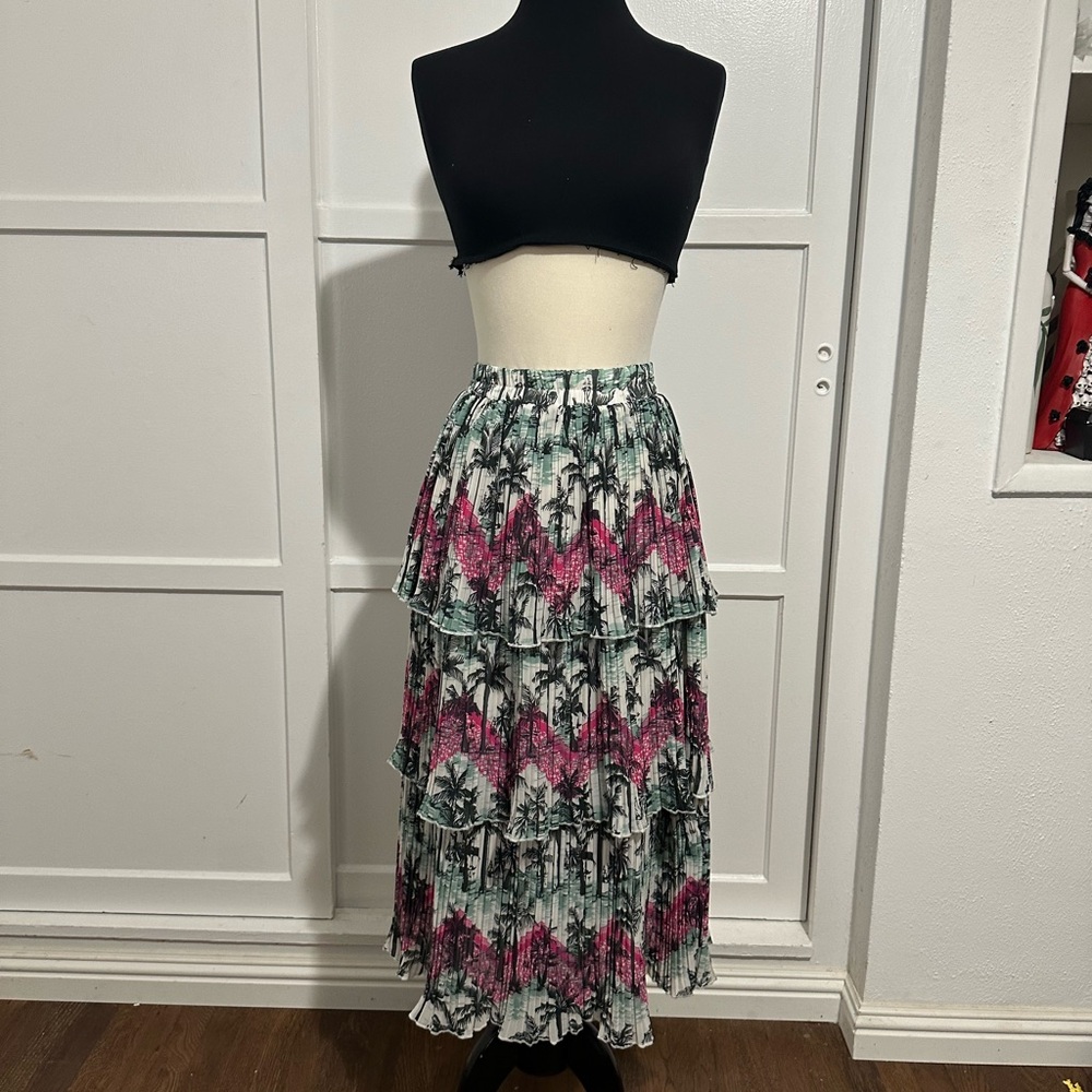 Tropical Print Knife Pleated Tiered Maxi Skirt